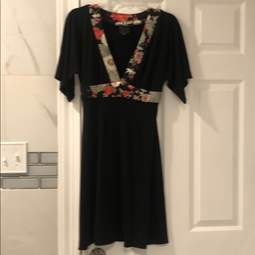 Dress - Picture 2 of 8